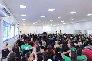 Secretaria da Família reúne 400 colaboradores para palestra e confraternização