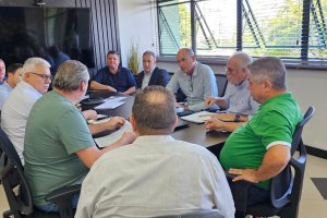 Em reuni&atilde;o com a diretoria da Casan Prefeitura de Chapec&oacute; cobra melhorias