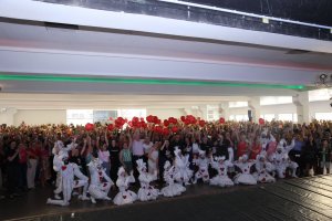 Prefeitura faz homenagem para mais de mil mulheres no Centro de Eventos de Chapecó