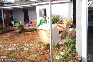 Projeto Bota Fora no bairro L&iacute;der