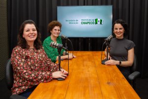 Prefeita em exerc&iacute;cio e Secret&aacute;ria de Educa&ccedil;&atilde;o participam de Podcast