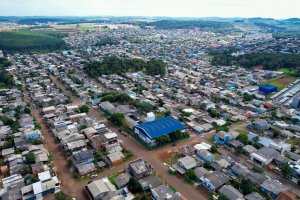 EPC Cyro Sosnosky comemora 25 anos e homenageia funcion&aacute;rios