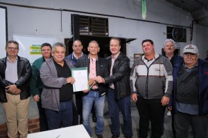 Prefeitura anuncia R$ 3 milh&otilde;es para Centro de Capacita&ccedil;&atilde;o e quadra esportiva no Bormann