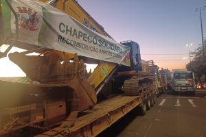 Comboio com cerca de 30 caminh&otilde;es levar&aacute; ajuda para Arroio do Meio
