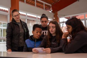 Educa&ccedil;&atilde;o Fiscal &eacute; tema de atividade de empreendedorismo em Escola de Chapec&oacute;