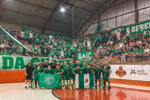 Com casa cheia, Chape Futsal se classifica &agrave;s quartas de final da S&eacute;rie Prata