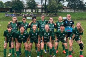 Lourdes Lago conquista o t&iacute;tulo do Campeonato Catarinense Escolar de Futebol Feminino