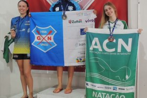 Nadadora chapecoense conquista medalha no Sulbrasileiro