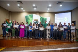 Prefeitura de Chapecó realiza homenagem a servidores com 30 anos de trabalho