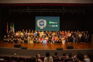 Secretaria de Educação promove homenagem a estudantes e professores