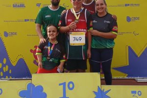 Atletas de Chapec&oacute; conquistaram medalhas e bateram recorde nas Paralimp&iacute;adas Escolares em SP