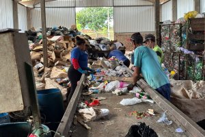 Separa&ccedil;&atilde;o incorreta do lixo prejudica reciclagem