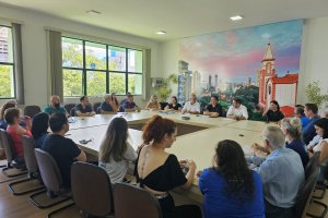 Prefeitura assina conv&ecirc;nios com entidades chapecoenses