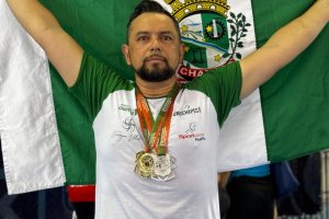 Karateca chapecoense conquista Ouro e Prata no Catarinense