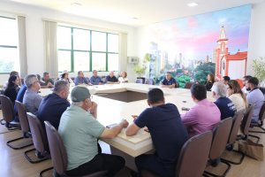 Prefeito de Chapec&oacute; recebe comitiva do Acre