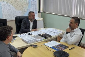 Secret&aacute;rio de Rela&ccedil;&otilde;es Institucionais de Chapec&oacute; cumpre agenda na capital 