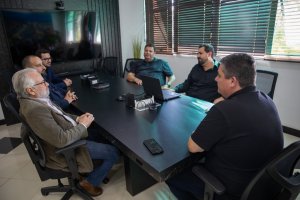 Prefeito em exerc&iacute;cio de Chapec&oacute; recebe o presidente do CRECI/SC