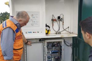 Sistema antigranizo utilizando nos parreirais do RS é um dos modelos avaliados para Chapecó