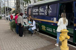 Vacim&oacute;vel aplicou 706 doses no s&aacute;bado e domingo