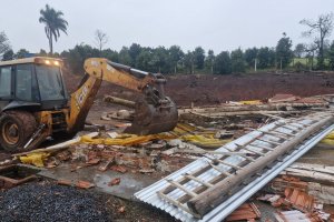 Prefeitura e Defesa Civil de Chapecó atuam para recuperar estragos causados por temporal