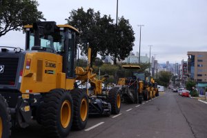 Prefeitura investe R$ 17 milh&otilde;es em renova&ccedil;&atilde;o e amplia&ccedil;&atilde;o de frota de m&aacute;quinas pesadas e
