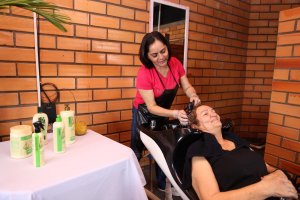 Cidade do Idoso agora tem sal&atilde;o de beleza