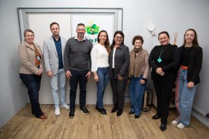 Secretaria de Educa&ccedil;&atilde;o recebe representantes do munic&iacute;pio de Charrua (RS) para visita t&eacute;cnica