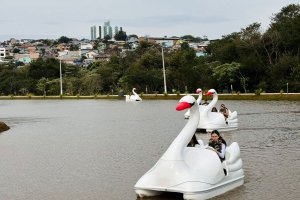 Parque Edir de Marco conta com pedalinho