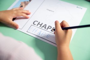 108 anos de Chapec&oacute;: Crian&ccedil;as da EBM Jacob Gisi conhecem a hist&oacute;ria do monumento Desbravador