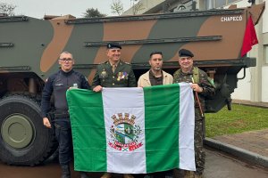 Chapecó é homenageada com batismo de blindado