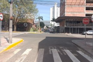 Mais tr&ecirc;s trechos de m&atilde;o &uacute;nica em ruas de Chapec&oacute;