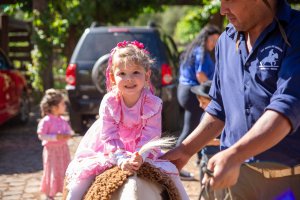 Semana Farroupilha é comemorada pelo CEIM Leãozinho com imersão na Tradição Gaúcha
