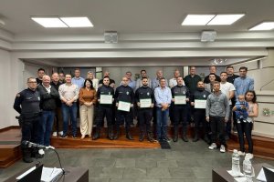 Guarda Municipal de Chapec&oacute; &eacute; homenageada por salvar crian&ccedil;a engasgada