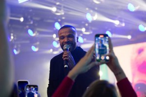 Efapi do Brasil: Alexandre Pires entre os 100 maiores artistas latinos do século