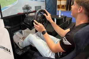 Júnior Kart Clube apresenta simulador com pista de Chapecó na Efapi do Brasil 2025