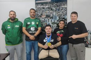 Paratleta Maycon Antônio é Recebido em Chapecó Após Conquistas Nacionais e Internacionais