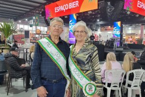 Efapi do Brasil: Idosos de Chapecó dão show de alegria e vitalidade