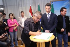 Efapi do Brasil: Prefeitura de Chapecó oficializa doação de terreno à Acamosc