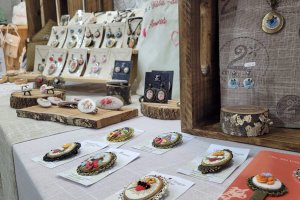 Pavilhão do Artesanato encanta visitantes da Efapi do Brasil com criações únicas e cheias de talento