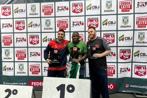 Equipe de Jud&ocirc; de Chapec&oacute; conquista t&iacute;tulo no Trof&eacute;u SC de Menores e garante vagas para o Meeting In