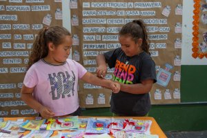 EBM Manira Sartori desenvolve projeto que relaciona os sentidos ao processo de alfabetização no 1º a