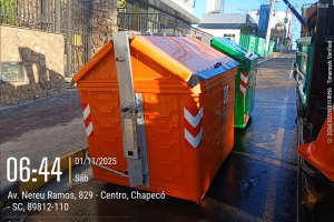 Contêineres de coleta automatizada de Chapecó passam por higienização