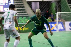 Chape Futsal convoca torcida para reverter situa&ccedil;&atilde;o e buscar vaga hist&oacute;rica &agrave; final do Brasileiro