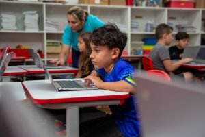 Projeto integra robótica e inglês nas aulas do 1º ano da EBM Clara Urmann Rosa