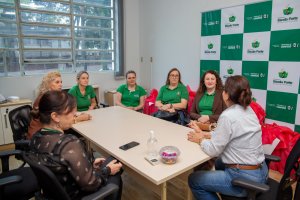 Secretaria de Educação recebe representantes do município de Seara para visita técnica