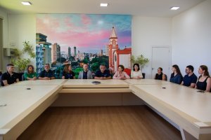 Conselheiros assumem mandato no Conselho Municipal de Educa&ccedil;&atilde;o em Chapec&oacute;