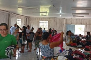 Central de Doa&ccedil;&otilde;es realizou a primeira feira de roupas do ano