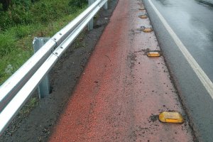 Prefeitura instala 2 mil metros de defensas met&aacute;licas para melhorar seguran&ccedil;a das vias