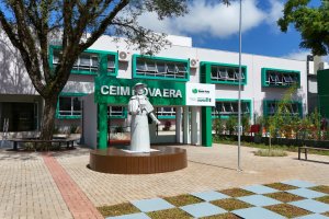 Secretaria de Cultura de Chapec&oacute; restaura a obra Champagnat, de Paulo de Siqueira