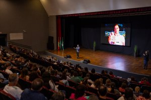 Secretaria de Educa&ccedil;&atilde;o re&uacute;ne fam&iacute;lias em palestra sobre a import&acirc;ncia da educa&ccedil;&atilde;o